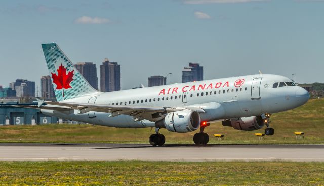 Airbus A319 (C-FZUJ)