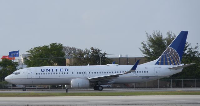 Boeing 737-900 (N27239)