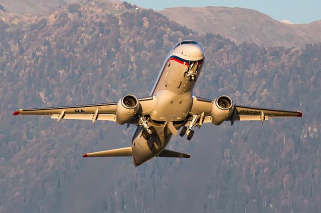 Sukhoi Superjet 100 (RA-89039)