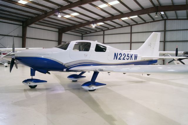 Cessna 400 (N225KW)