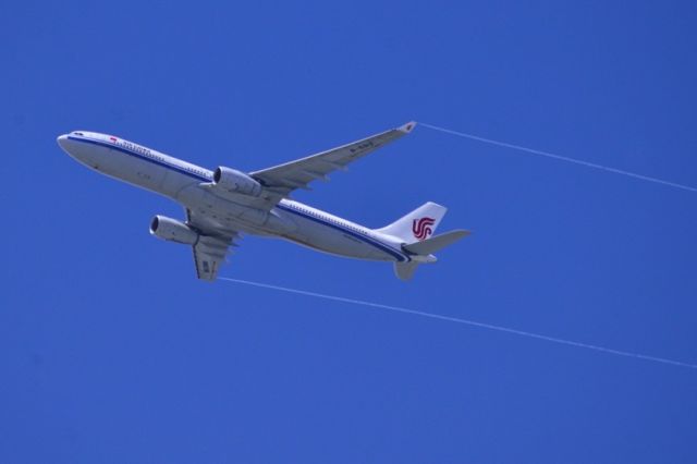 Airbus A330-300 (B-5913)