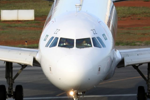 Airbus A320 (PT-MZZ)