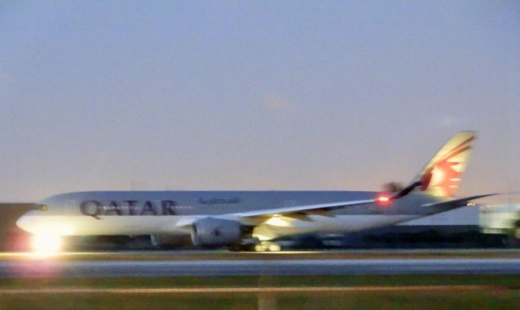 Airbus A350-900 (A7-ALI) - Qatar New A350-900"Nonstop service to Doha