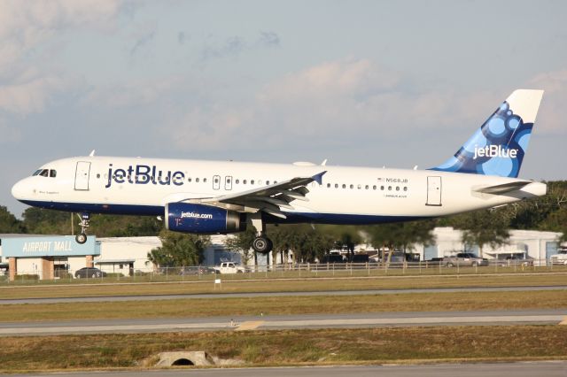 Airbus A320 (N568JB) - JetBlue Flight 431 "Blue Sapphire" (N568JB) arrives at Sarasota-Bradenton International Airport following a flight from LaGuardia Airport