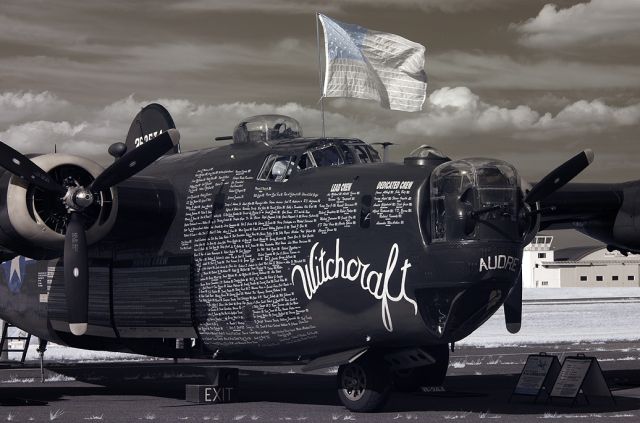 Consolidated B-24 Liberator (N224J)