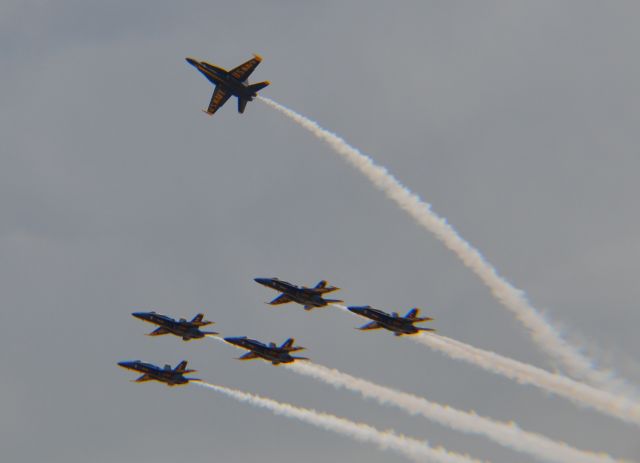 McDonnell Douglas FA-18 Hornet — - Blue Angel's conduction Landing Breakout for conclusion of Sioux Falls "Thunder on the Praire" Airshow Day 1. 2012