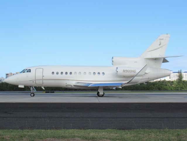 Dassault Falcon 900 (N900HG)