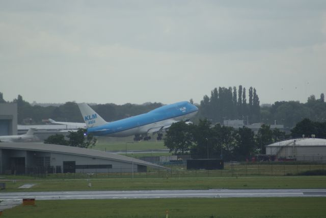 Boeing 747-400 (PH-BFY) - B747-406 cn30455 15-07-2012 Take Off Rwy18L