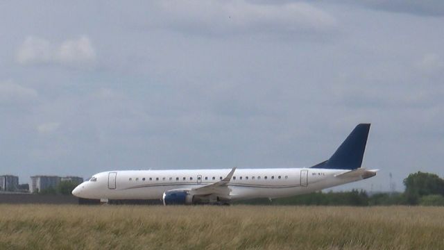 Embraer ERJ-190 (9H-NYC)