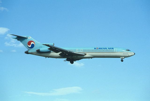 Boeing 727-100 (HL7349) - Final Approach to Narita Intl Airport Rwy16 on 1985/10/13