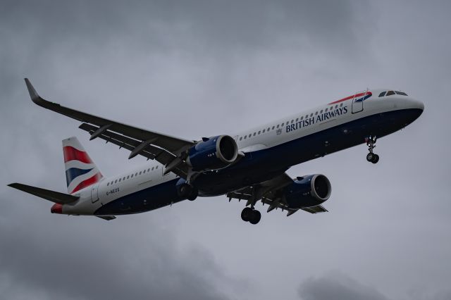 Airbus A320 (G-NEOS) - Had a long layover in London... Decided to check out the famed Myrtle Ave, and turns out, when 27L is the arriving runway, it is quite a show!