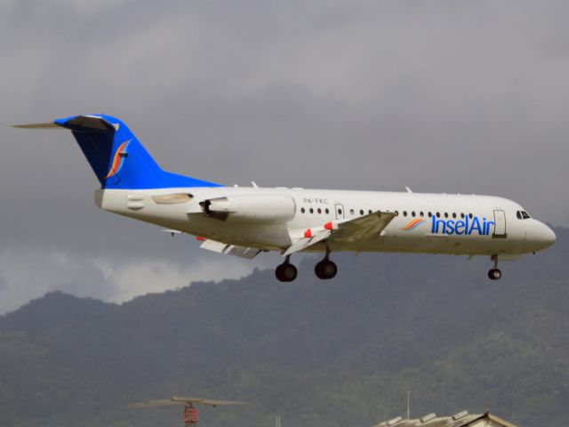 Fokker 70 (P4-FKC)