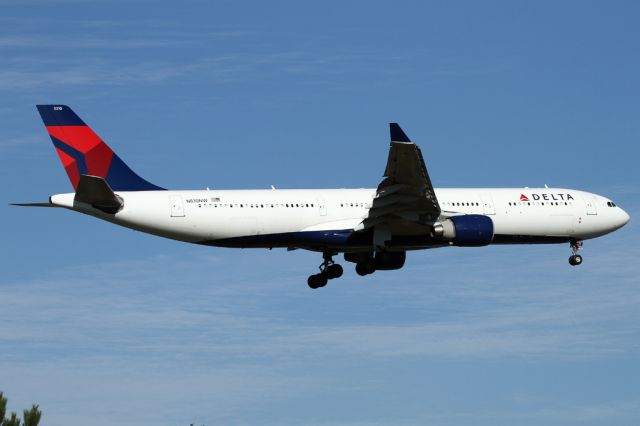 Airbus A330-300 (N810NW)