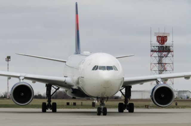 Airbus A330-300 (N821NW) - ******SELECT FULL FOR HD******br /br /br /br /br /br /[BILLS CHARTER] Delta A330-300 pulling into the ramp at BUF after arriving from JFK!br /br /br /br /br /br /******SELECT FULL FOR HD******