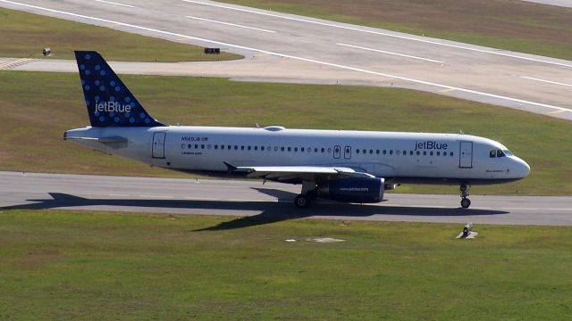 Airbus A320 (N569JB) - Holding short awaiting our arrival.