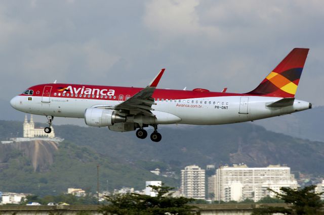 Airbus A320 (PR-ONT)