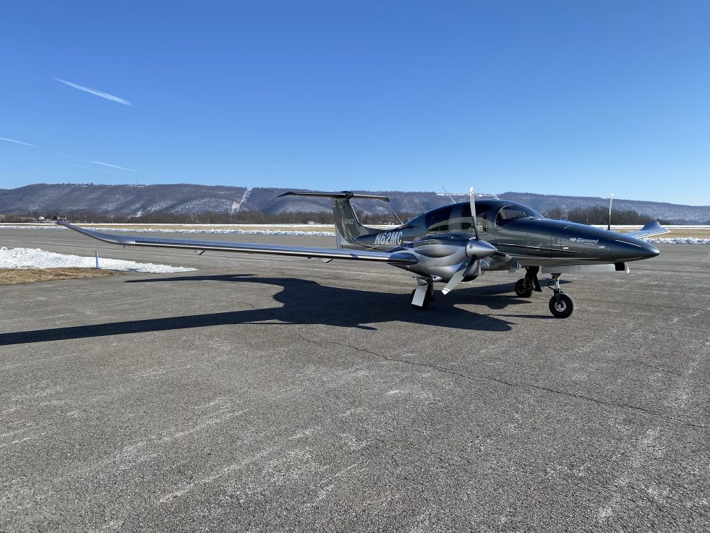 Diamond DA-62 (N62MC)