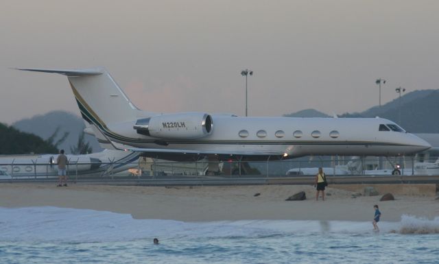 Gulfstream Aerospace Gulfstream IV (N220LH)