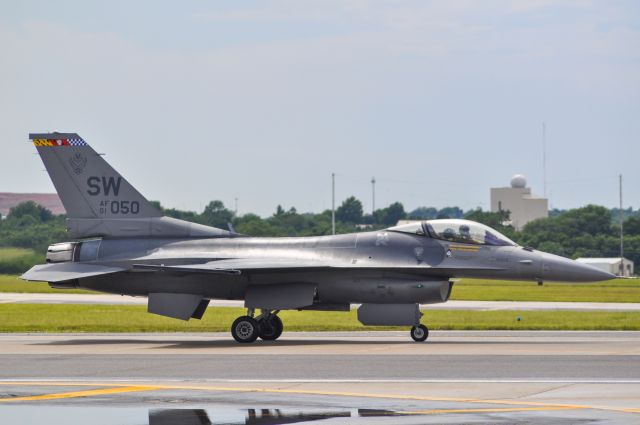 Lockheed F-16 Fighting Falcon (050)