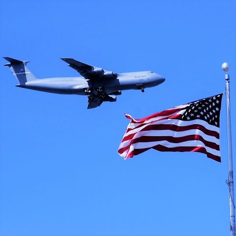 Lockheed C-5 Galaxy — - C-5 doing pattern work at Wright Patterson AFB.   Taken from the AF Museum