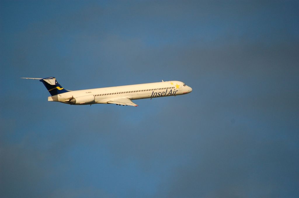 McDonnell Douglas MD-83 (PJ-MDC)