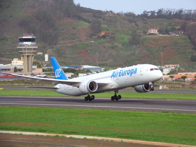 Boeing 787-9 Dreamliner (EC-OFP)