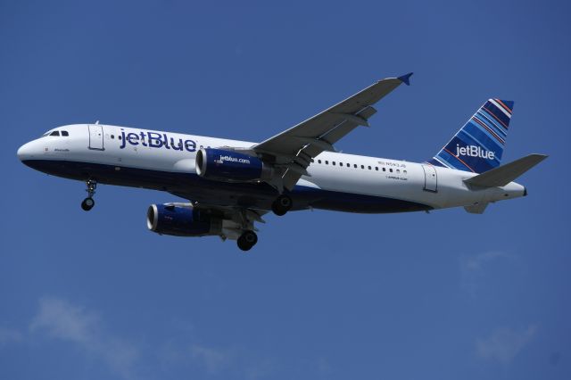 Airbus A320 (N583JB)