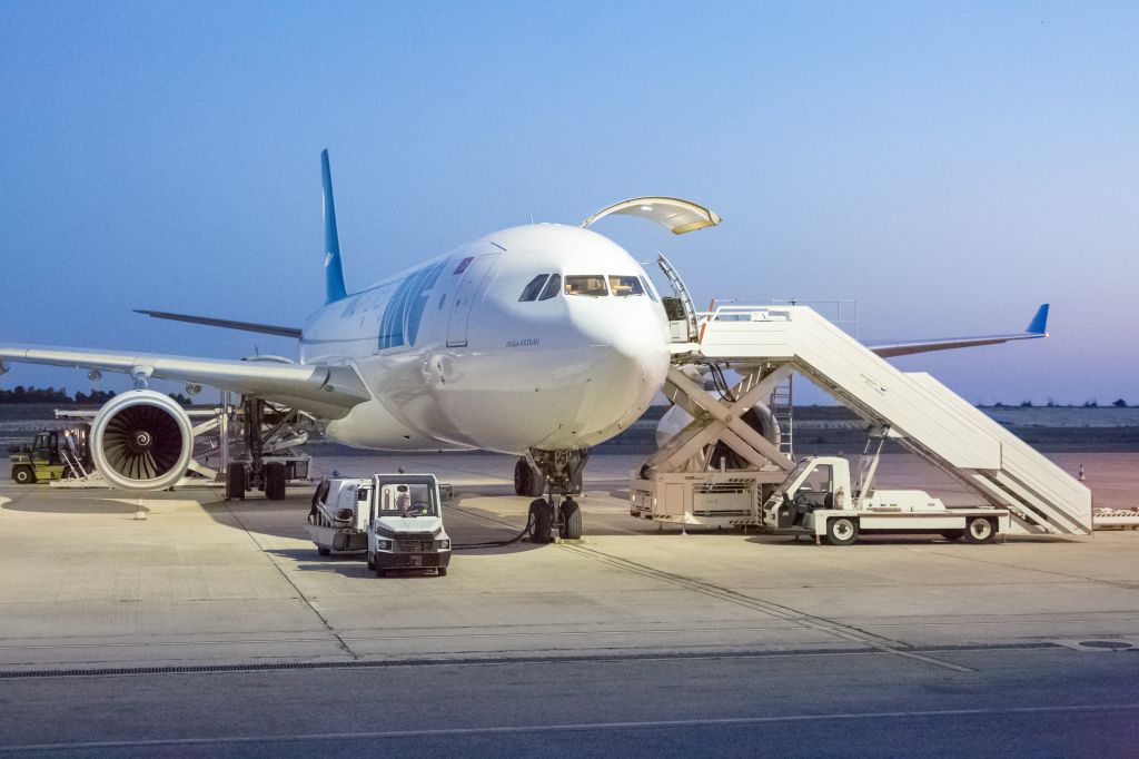 Airbus A330-300 (TC-MCN)