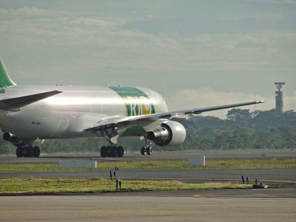 PR-IOH — - Boeing 767-200