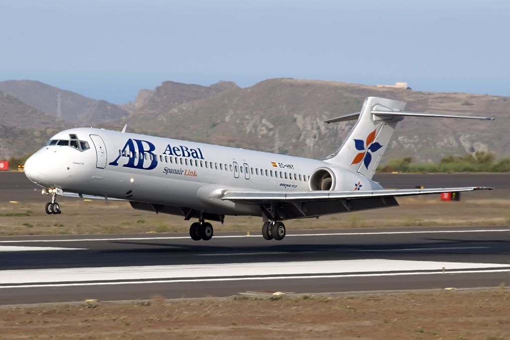 Boeing 717-200 (EC-HNY)