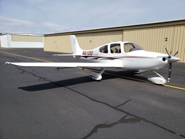 Cirrus SR-20 (N8139D)