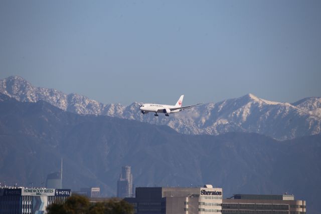 Boeing 787-8 (JA845J)