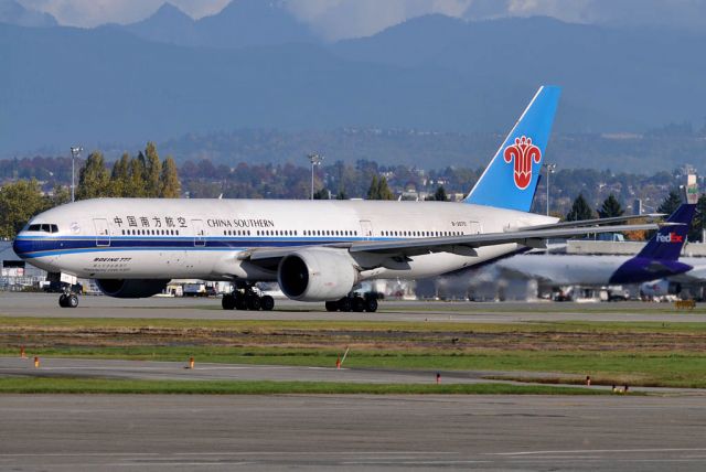 Boeing 777-200 (B-2070)