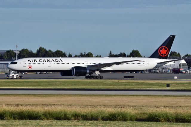 BOEING 777-300ER (C-FNNQ)