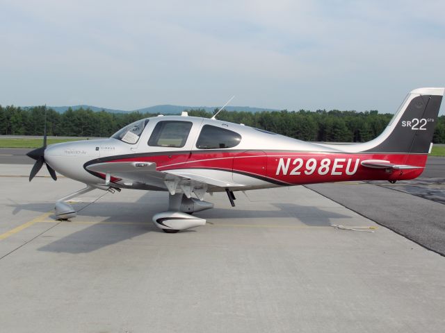 Cirrus SR-22 (N298EU)