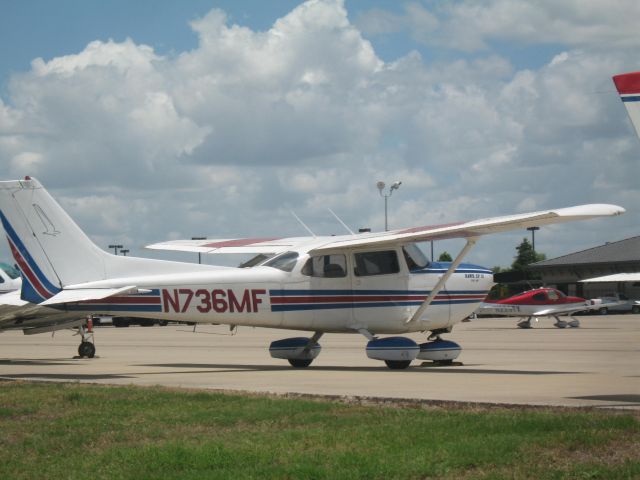 Cessna Skyhawk (N736MF)