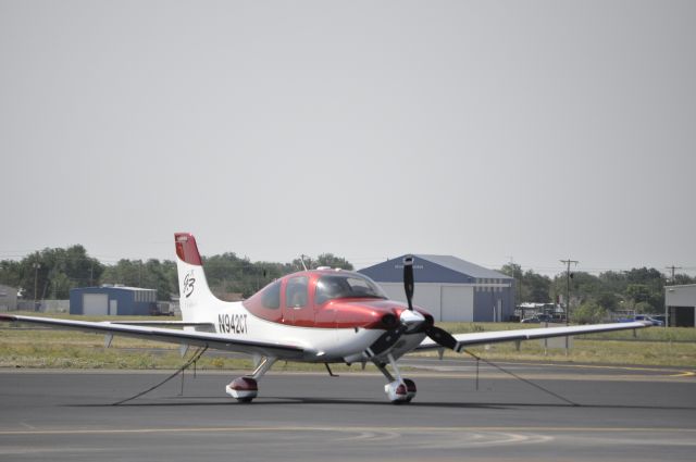 Cirrus SR-22 (N942CD)