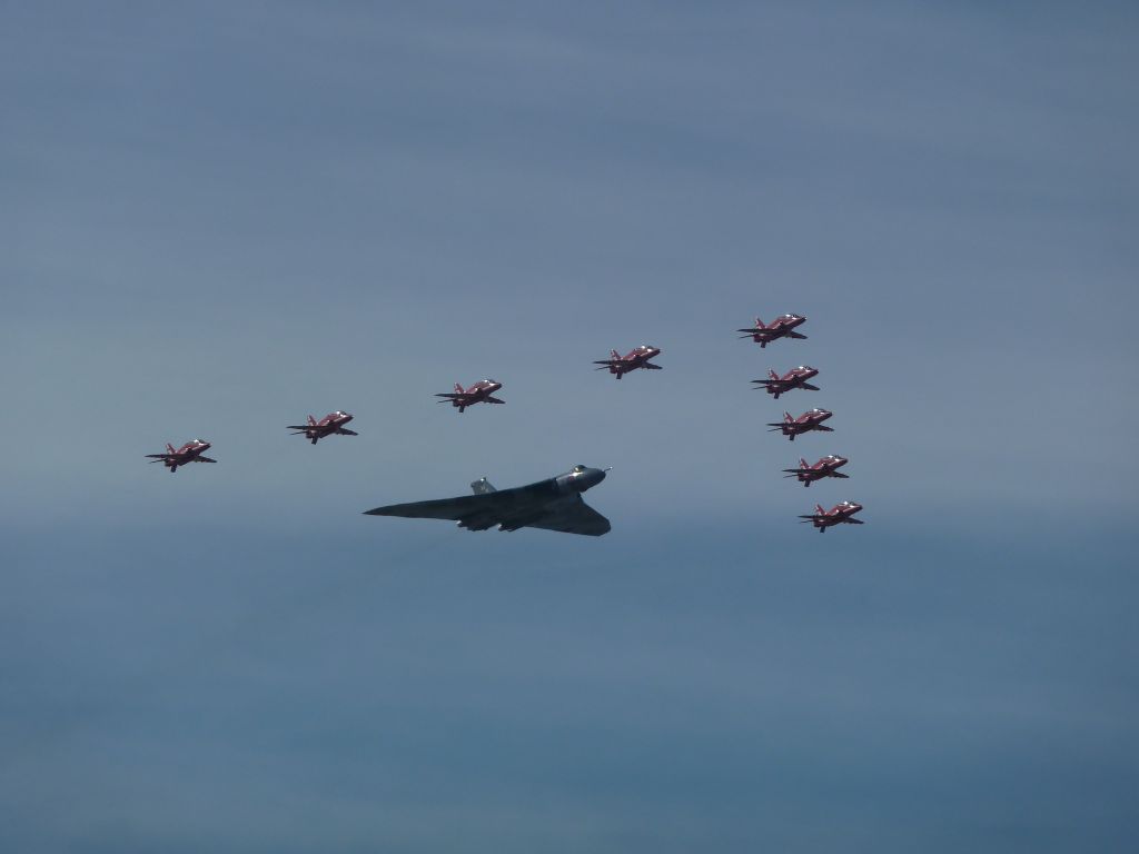 XH558 — - xh558 and the Red Arrows at Southport 2015