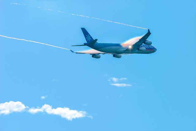 Airbus A340-300 (F-OLOV)