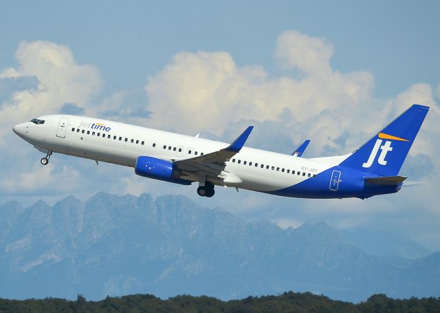 Boeing 737-800 (OY-JZT)