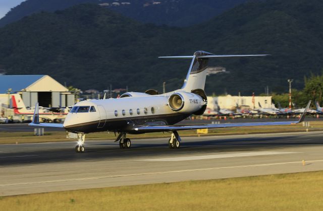 Gulfstream Aerospace Gulfstream IV (T7-SUE)