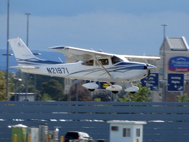 Cessna Skylane (N21971)