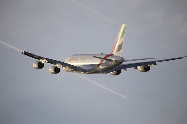 Airbus A380-800 (A6-EUS)