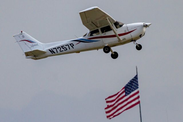 Cessna Skyhawk (N7257P)