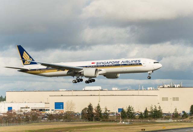 Boeing 777-200 (9V-SWW) - on a final approach on 16R at KPAE