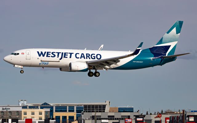Boeing 737-800 (C-FTWJ)