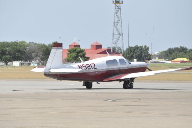 Mooney M-20 Turbo (N921Z)