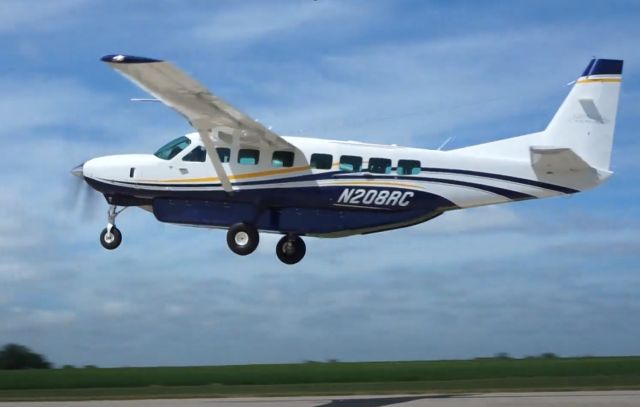 Cessna Caravan (N208RC) - C208 taking off