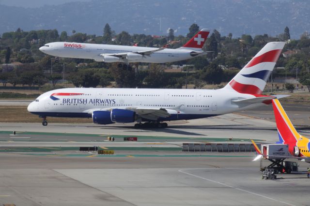 Airbus A380-800 (G-XLEC)