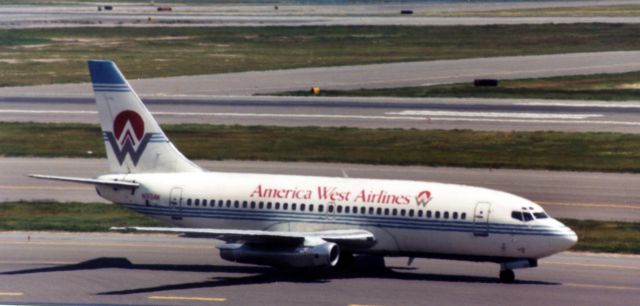 Boeing 737-200 (N183AW)